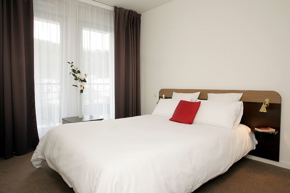Comfort Suites Le-Port-Marly Paris Ouest Le Port-Marly Exterior photo