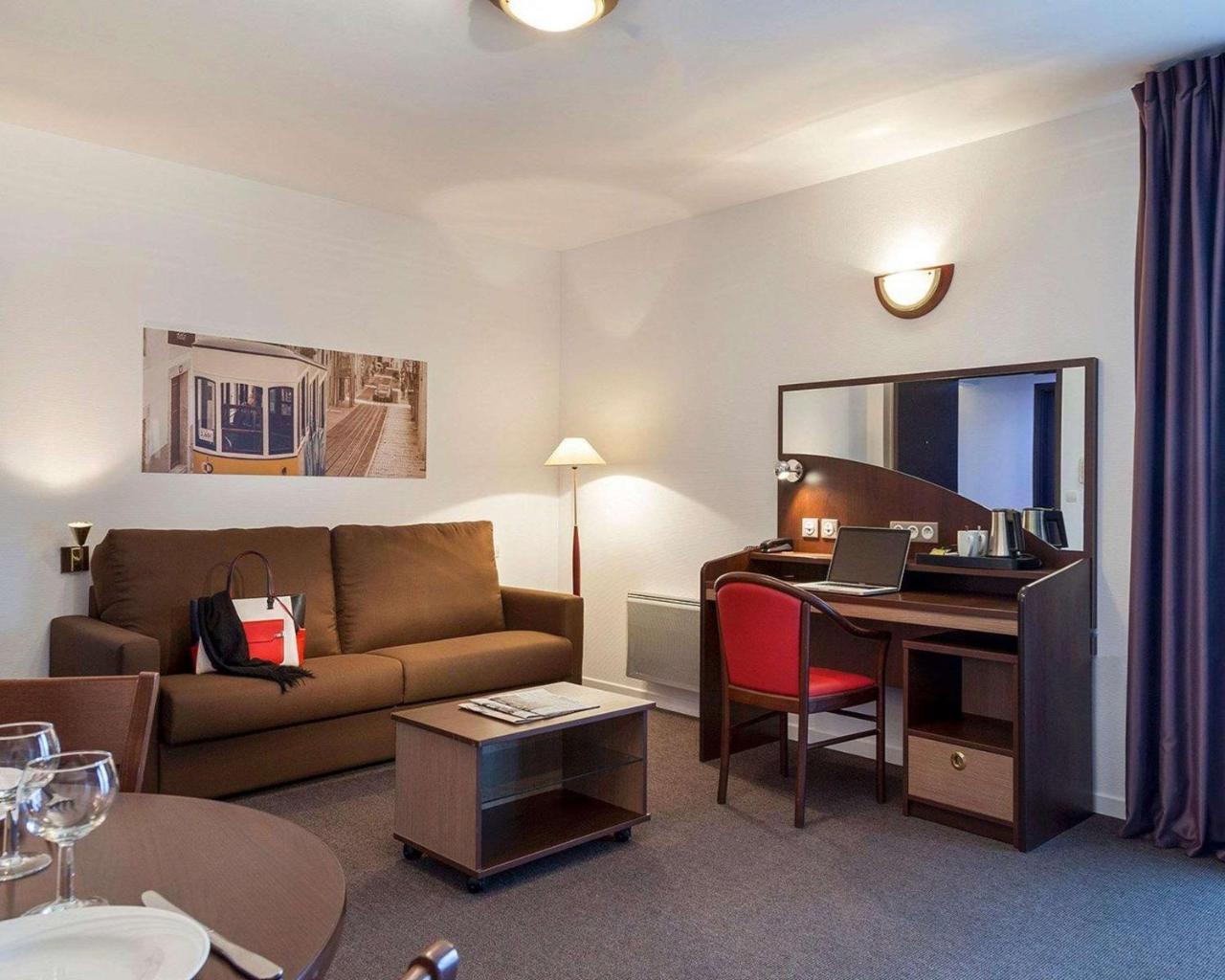 Comfort Suites Le-Port-Marly Paris Ouest Le Port-Marly Exterior photo