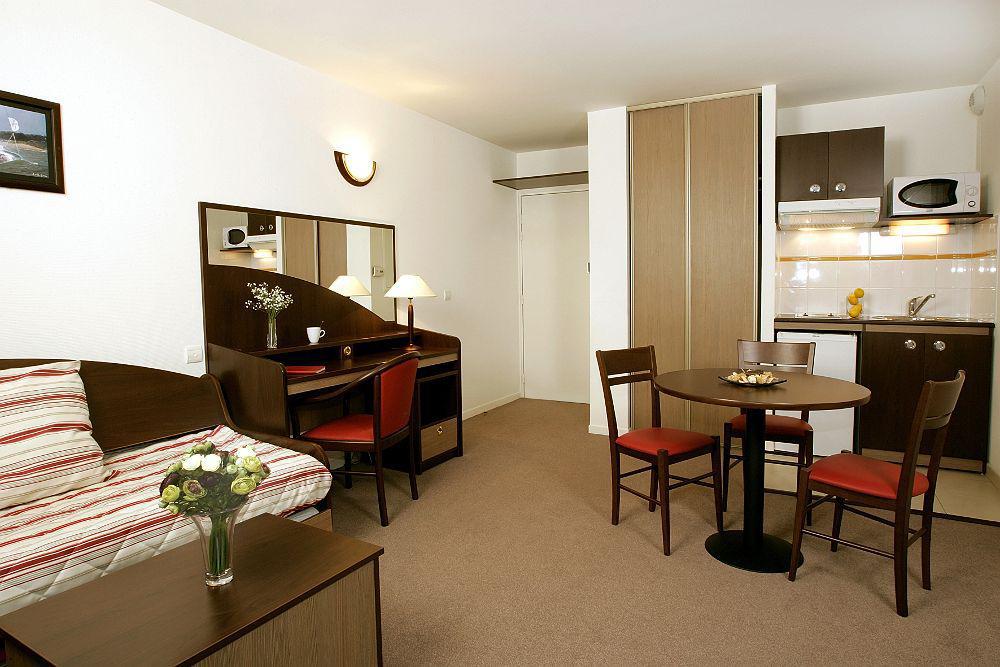 Comfort Suites Le-Port-Marly Paris Ouest Le Port-Marly Exterior photo